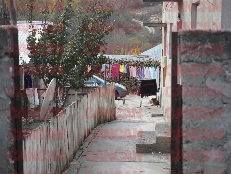 Casa în care locuiește milionarul este îngrijită (Foto: CANCAN.RO)