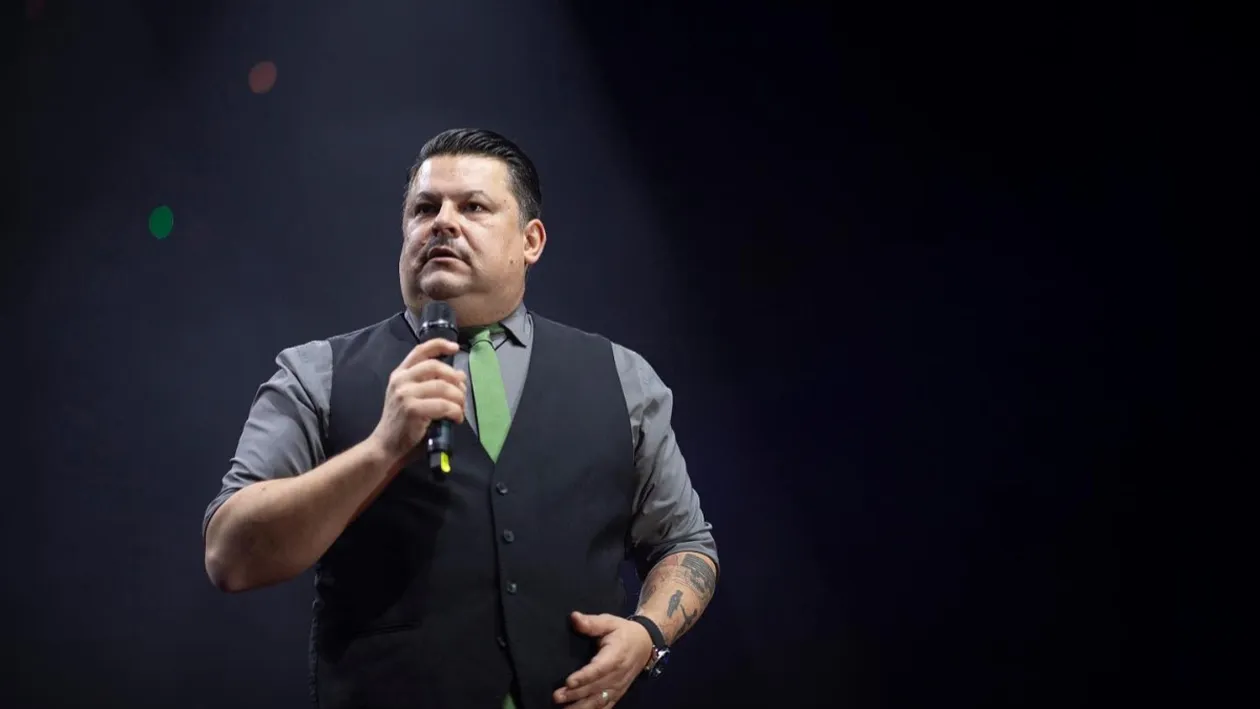 Cât costă ceasurile lui Mihai Bobonete, din Las Fierbinți. Ambele piese sunt foarte apreciate de specialiști