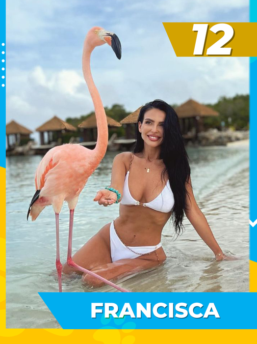 Top 25 dive cu prietenii necuvântători la plajă! Care e cea mai sexoasă dintre Bianca Drăgușanu, Crina Abrudan sau Lora?