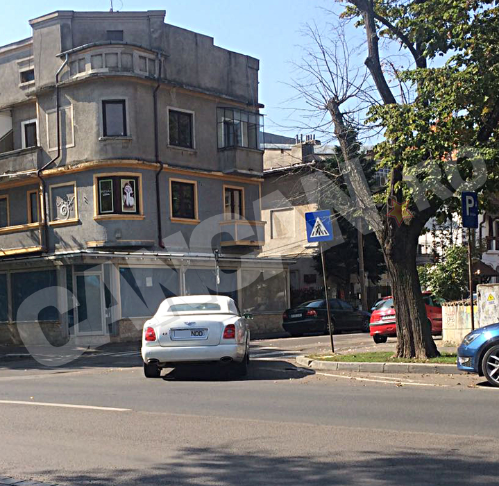 Asta înseamnă să fii boss de boss: îţi laşi bijuteria „în scârbă”! Milionarul DAN NICORESCU: aşa se parchează Bentleyul de 200.000 de euro!