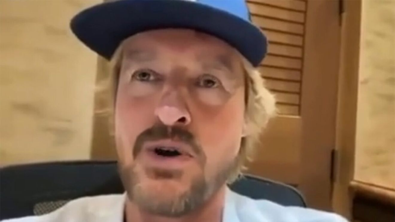 Nefiind crezută, o mamă i-a trimis fiicei un filmuleț, pentru a-i dovedi că s-a cuplat cu actorul Owen Wilson. Când a dat "play", tânăra a înlemnit