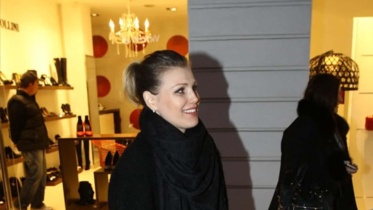 Are sarcina cu probleme, sta numai in pat si abia daca iese din casa! Cristina Rus a luat o decizie radicala pana va naste!