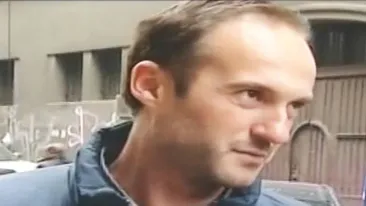 Acest barbat si-a recuperat lucrurile de la politie, dupa ce le-a pierdut in clubul Colectiv! Cand s-a uitat in punga a inlemnit