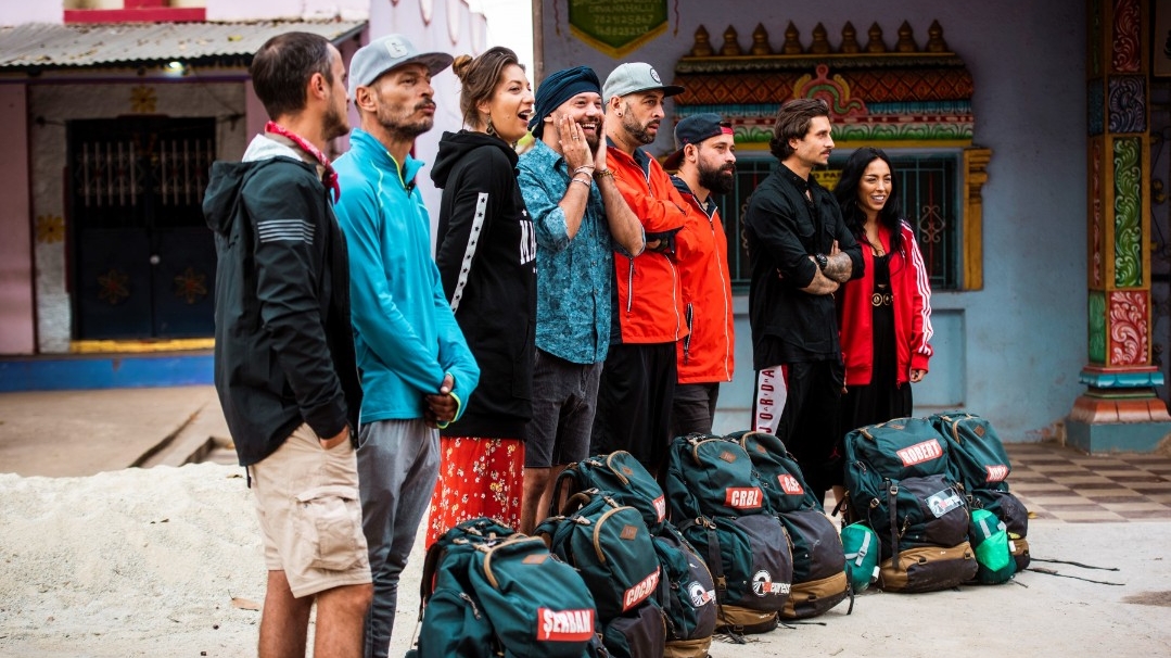 Vedetele din Asia Express - Drumul Elefantului primesc scrisori de la cei dragi. “Îmi vine să mor!”
