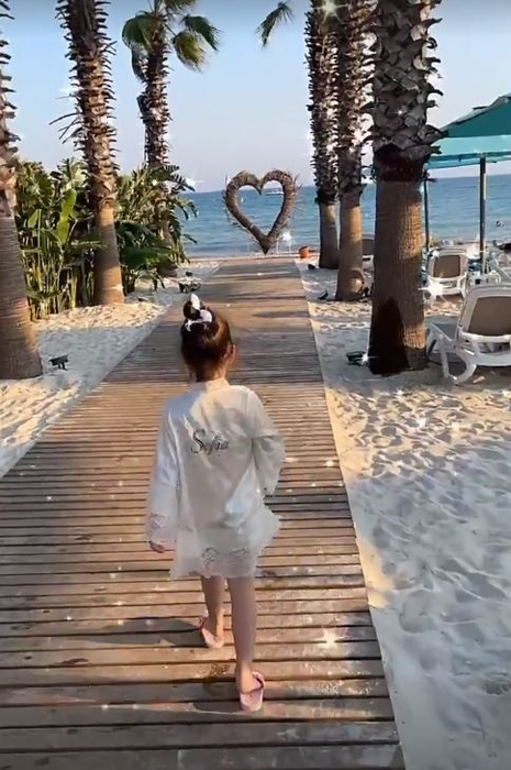 Bianca Drăgușanu a devenit soția lui Gabi Bădălău în secret? Imaginea-bombă care “i-a scăpat” fostei prezentatoare pe IG Story | FOTO