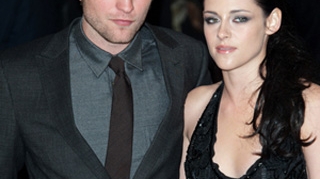 Ce noroc pe Kristen Stewart ca nu l-a pierdut. Robert Pattinson a fost declarat cel mai sexy barbat de pe planeta!
