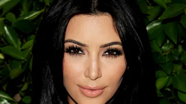 Kim Kardashian s-a logodit