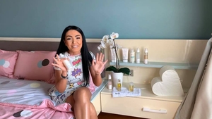 Andreea Mantea, pozată goală în cadă de iubitul misterios! Detaliul observat în imaginea HOT cu prezentatoarea de la Kanal D