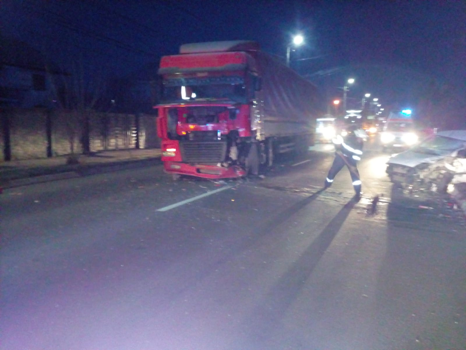 Șoferul autoturismului implicat în accident a murit la spital