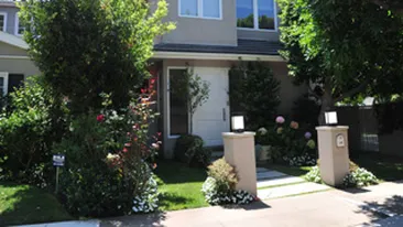 ACASA LA sotia lui Bobby Ewing din Dallas. Toate fetele sunt invidioase pe dressingul ei!