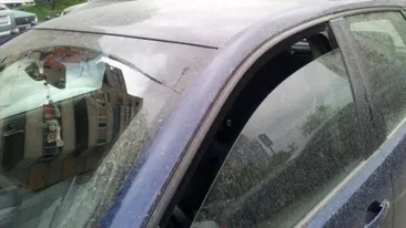 Fenomen neobisnuit! Capitala, maturata de ploaia rosie! Vezi explicatia specialistilor!