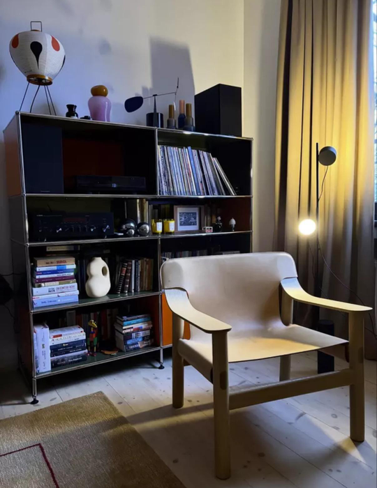 Cum arată apartamentul lui Maurice Munteanu din București. Locuința l-a costat peste 115.000 de euro