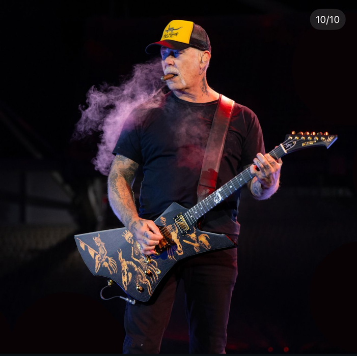 Jams Hetfield, fan al creațiilor românului Dino Muradian