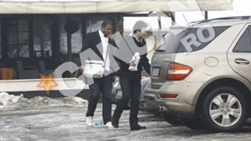 A plecat cu una de gat de la restaurant! Vezi aici ce a luat Andi Moisescu la pachet dupa ce a pranzit cu Cabral!