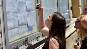 Veste bună pentru elevii care obțin 5,99 la Bacalaureat în 2024. Cum se calculează media finală