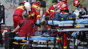 Haos la metrou, după incendiul de la Piaţa Romană! S-a activat Planul Roşu, 25 de oameni au avut nevoie de îngrijiri medicale de la expunerea la fum