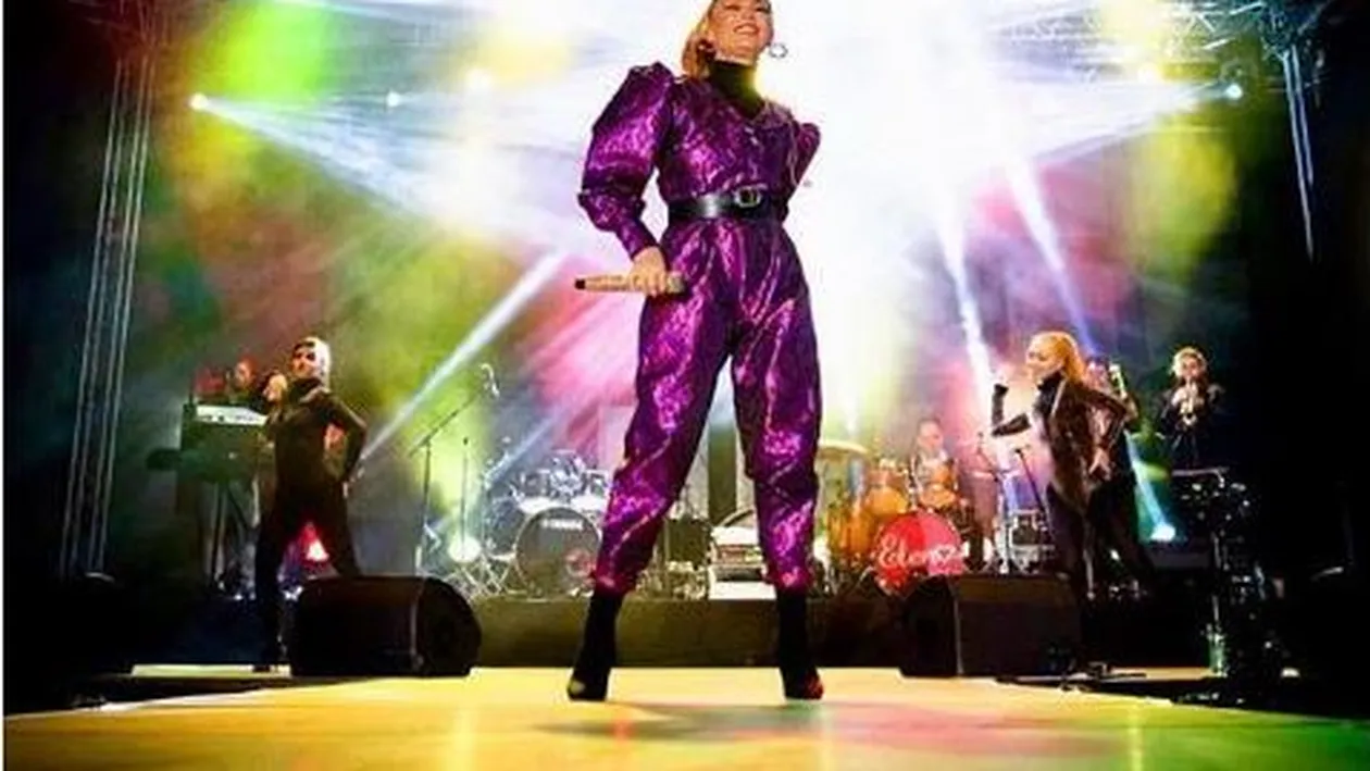 Elena Gheorghe, mesaj în noapte pentru fanii ei! Ce reacții a primit