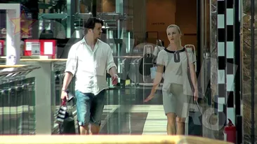 Vara ne-a aratat ce nu a vazut decat sotia lui pana acum! Mihai Petre, in lenjerie intima intr-un centru comercial din Capitala