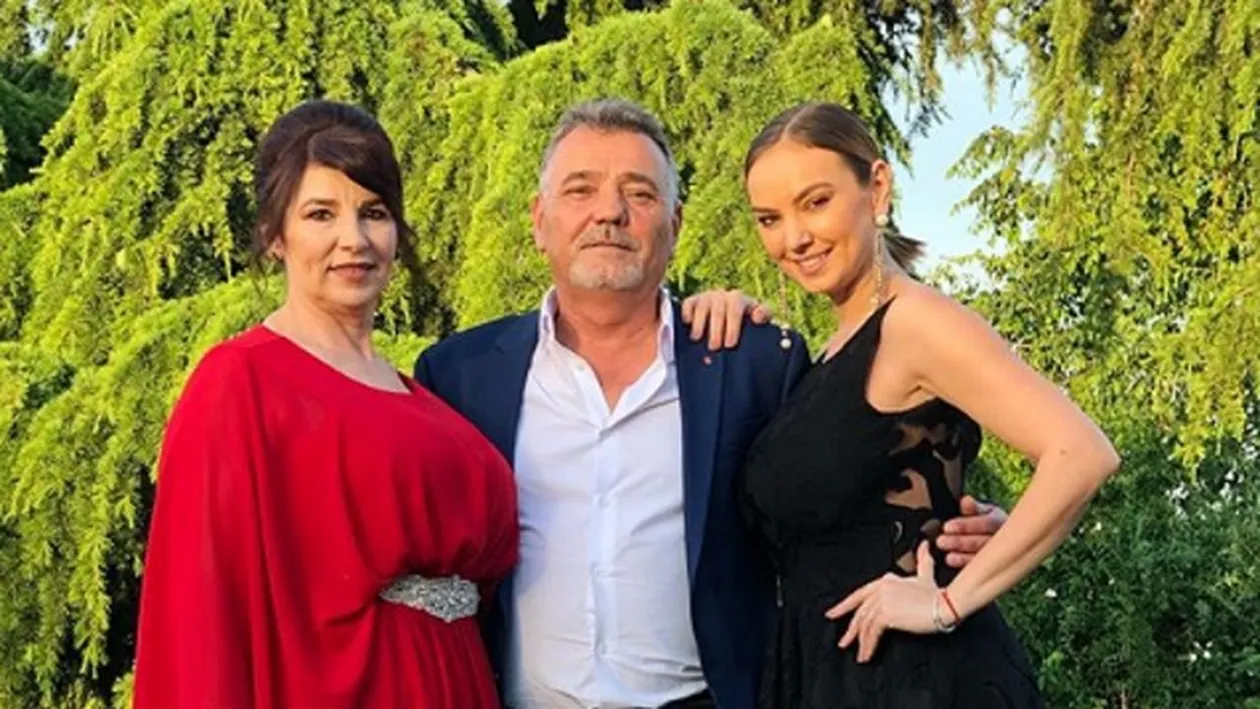 Roxana Ionescu, mândră de burtica de gravidă. În ce ipostază sexy s-a pozat “Mama Natură”