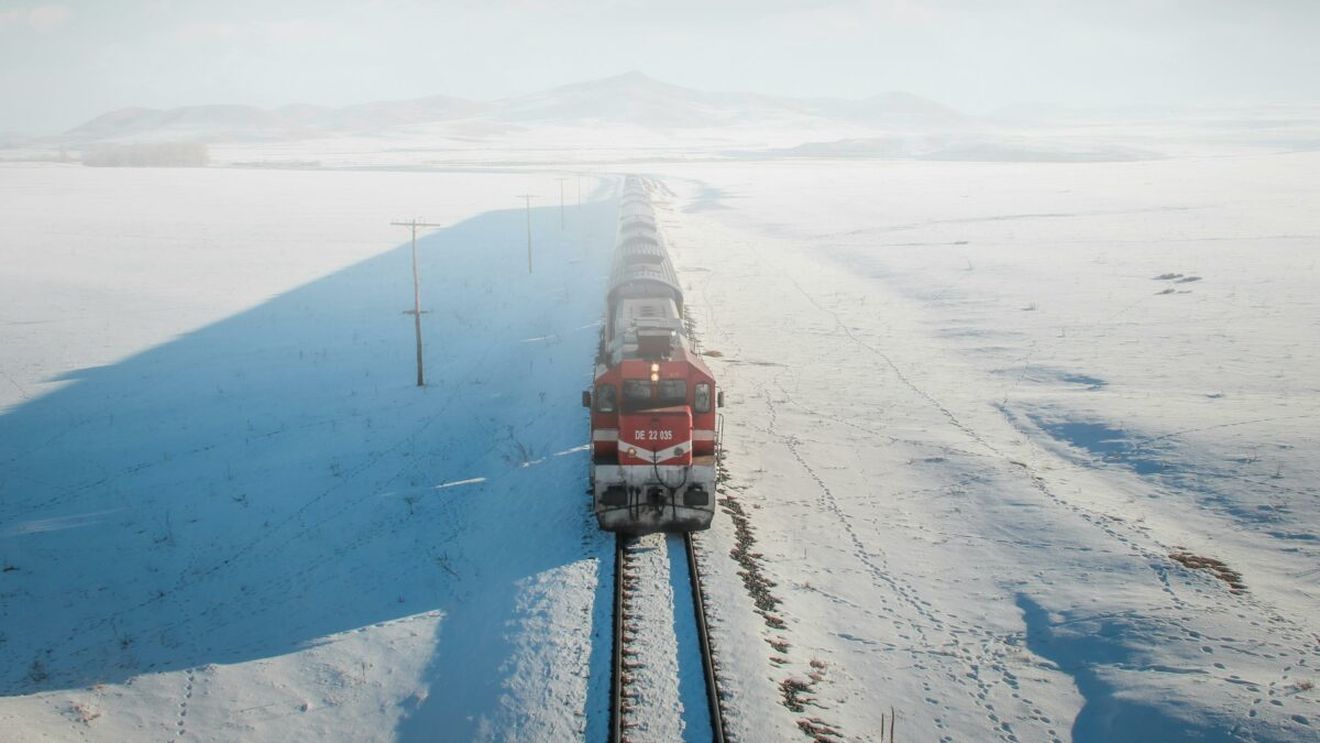 Tu știi câte fusuri orare traversează Expresul Trans-Siberian? CANCAN.RO îți spune totul despre călătorie