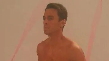 Carmen Bruma, senzationala intr-un costum de baie! Mircea Badea, la bustul gol! Au innebunit pe toata lumea cu aparitiile astea