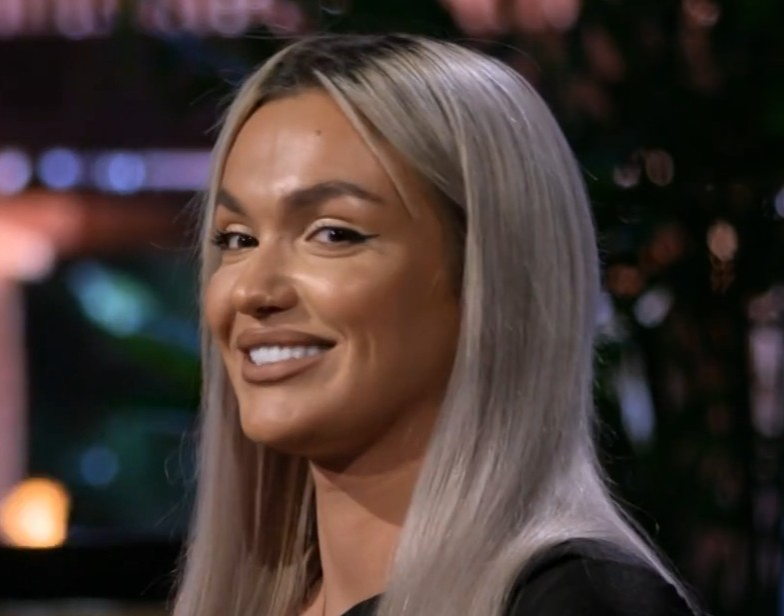 Ella Vișan nu mai arată așa cum o știai. Fanii au taxat-o dur: “S-a îngrășat de la atâta asumare”