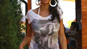 Nicoleta Luciu, atingeri interzise cu o femeie! Vezi ce urare senzuala i-a facut unei prietene de ziua ei!