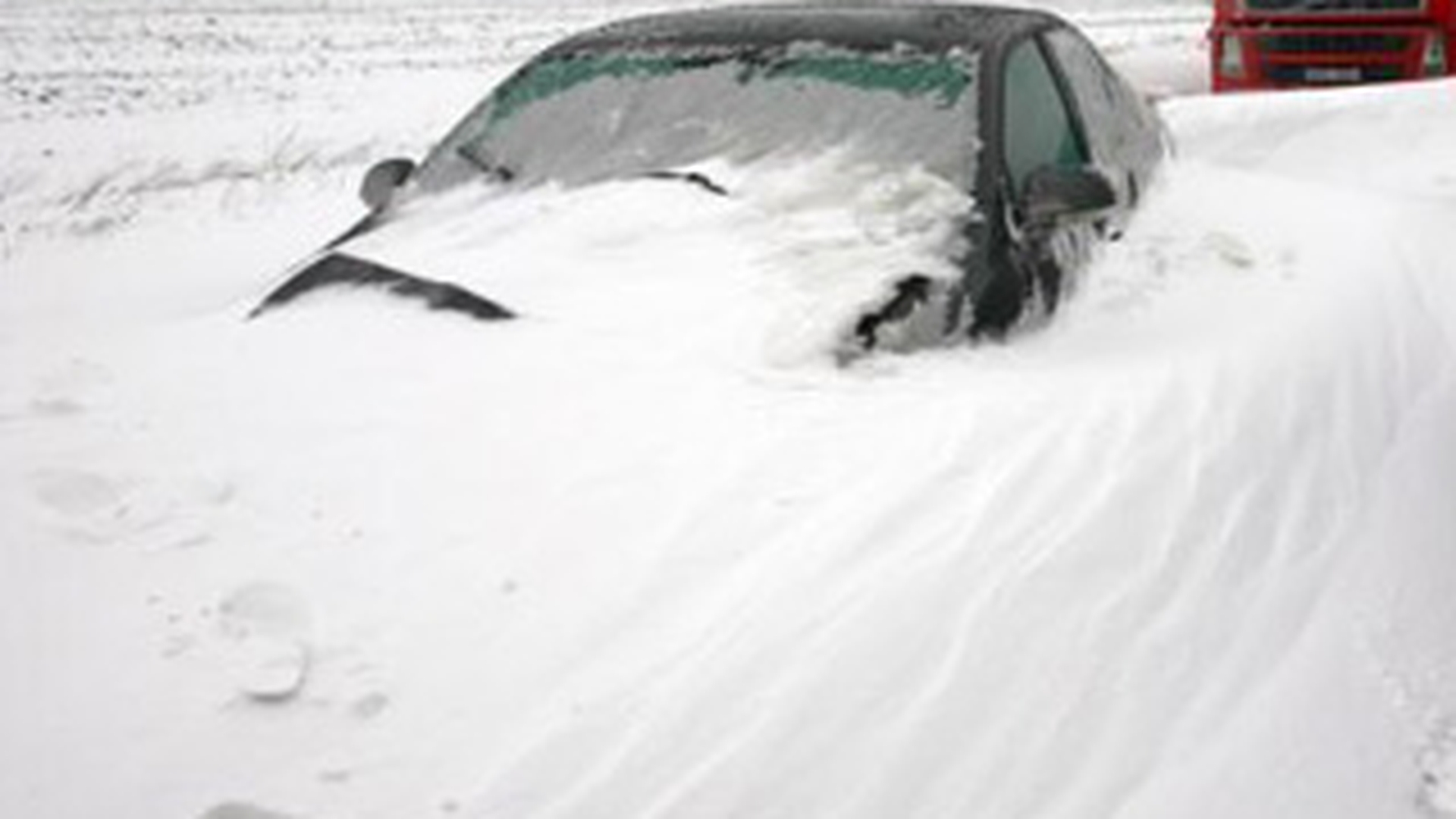 Iarna da mari batai de cap soferilor! Mai multe drumuri din tara au fost blocate din cauza vremii capricioase