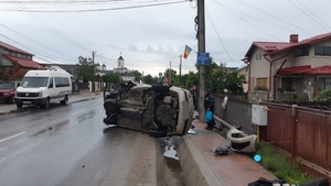 Accident grav în Prahova în această dimineață. Șoferul a devenit cascador fără voie după ce a adormit la volan