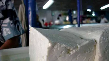 Un politist local din Slobozia a cerut unui sofer care a parcat neregulamentar branza de 100 de lei