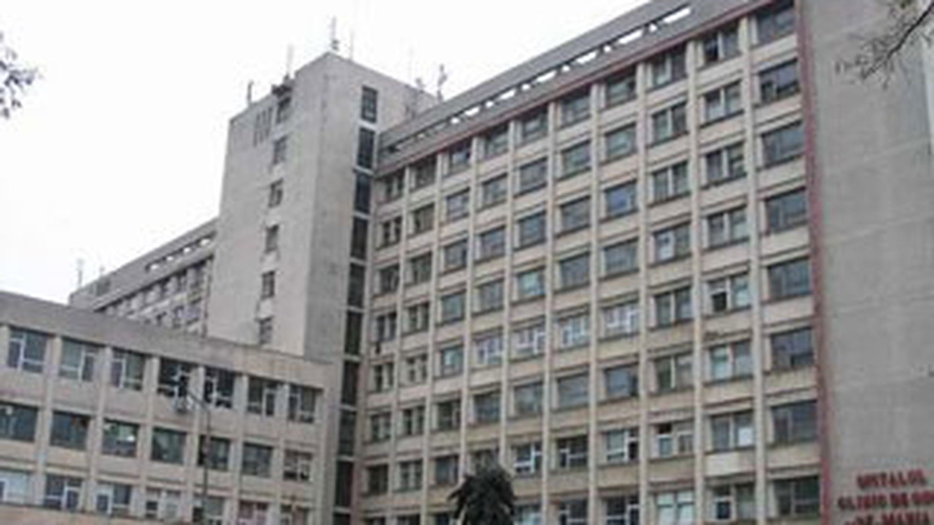 Un baietel de opt ani a murit in spital, dupa ce a fost tratat de rosu in gat, iar el avea ficatul putrezit