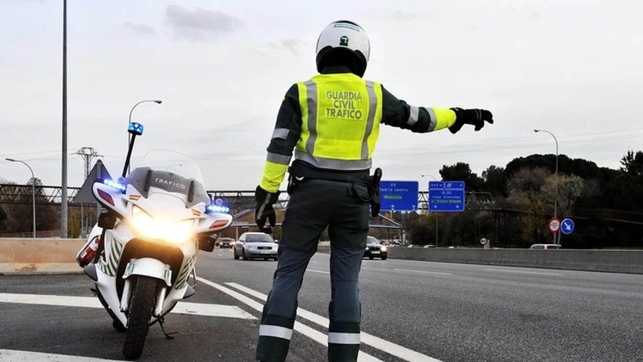 Poliţiştii spanioli au rămas muţi când au văzut câţi români se aflau într-o furgonetă cu 9 locuri. În total...