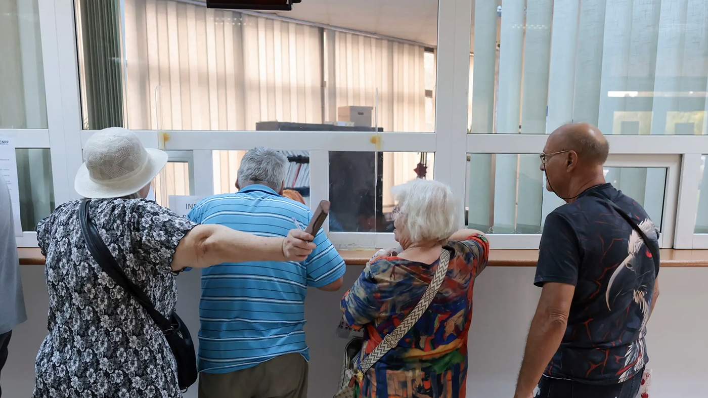 Acești pensionari român fără pensie începând cu octombrie 2026. Cine se încadrează