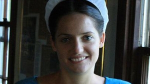 A renuntat la la religia amish pentru a deveni fotomodel! Nimeni nu se astepta sa arate asa sub acele haine ponosite