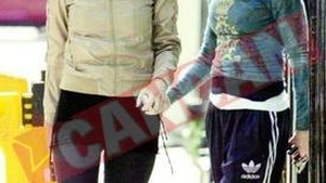 Gwyneth Paltrow isi neglijeaza sotul