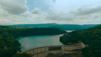 Lacul Cinciș și legendele terifiante care înconjoară locul atins de mâna lui Dumnezeu