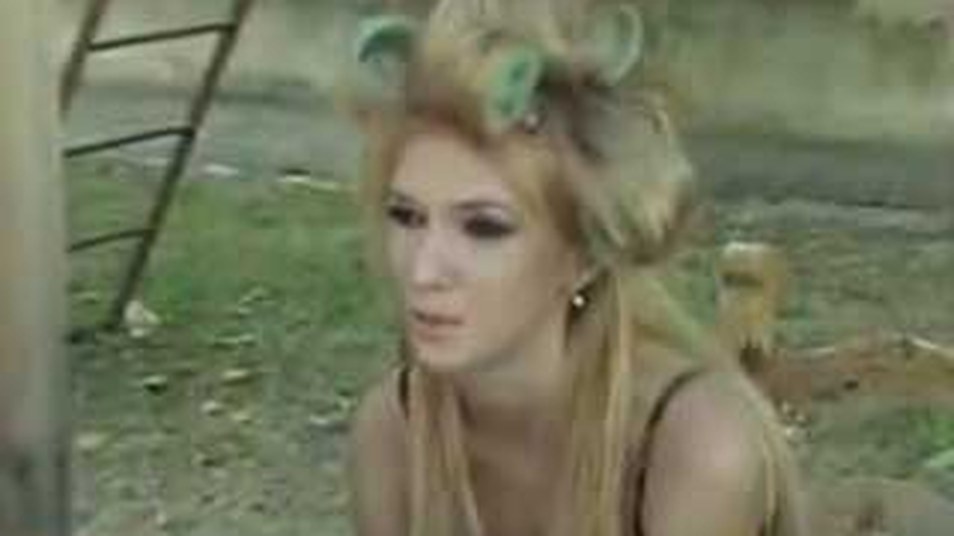 VIDEO Adela Popescu si Dana Rogoz, gazde pentru copiii dintr-un centru de plasament