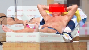 Așa jonglează Vasile Blaga, bossul PNL, cu slipii minusculi! CANCAN.RO l-a filmat la mare, întins pe șezlong, dar în spate are o adevărată poveste