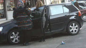 Face milostenii cu hrana pentru catei! Anca Badiu a dat sfaturi si bobite unei femei care a abordat-o pe strada!