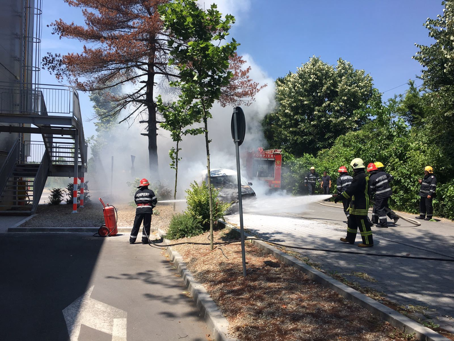 Incendiu la Decathlon Băneasa