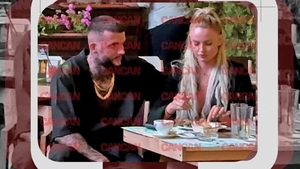 Toată România îl voia împreună cu Cristina, dar... Ispita Eric şi-a făcut apariţia cu oficiala la bonfire-ul final