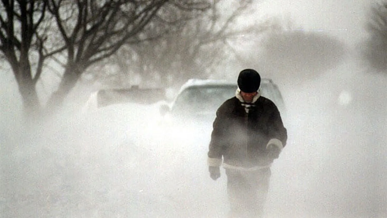 Se întoarce iarna! Meteorologii au emis o informare de ploi, ninsori şi vijelii în aproape toată ţara! Vezi aici zonele afectate