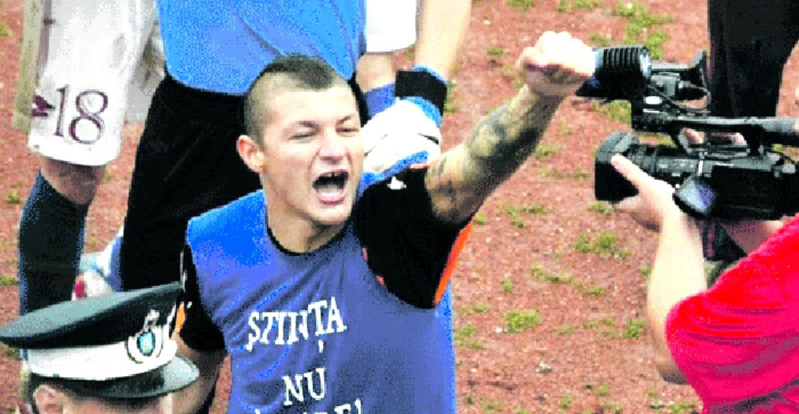 Andrei Preda, zis Gogoașă, este un fan înfocat al Craiovei lui Mititelu, echipă unde și joacă
