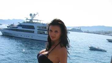 Detalii despre viata Ramonei in Dubai: Are job-uri, dar nu are acces in lumea buna!. Vezi cine spune asta despre sora Monicai!