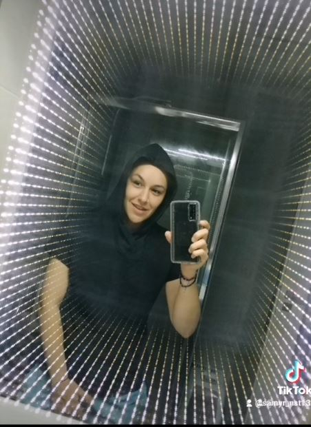 Bianca, fata lui Maharu, este îndrăgostită de o femeie