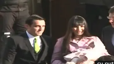 Elena Băsescu, aparitie deosebit de eleganta la botezul fiicei ei. Cum s-a imbracat fata presedintelui pentru acest eveniment