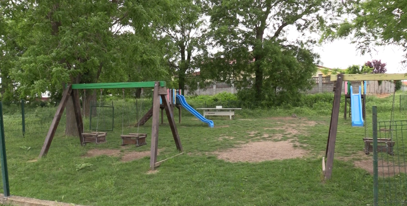 Copilul venea de la joacă atunci când a fost atacat