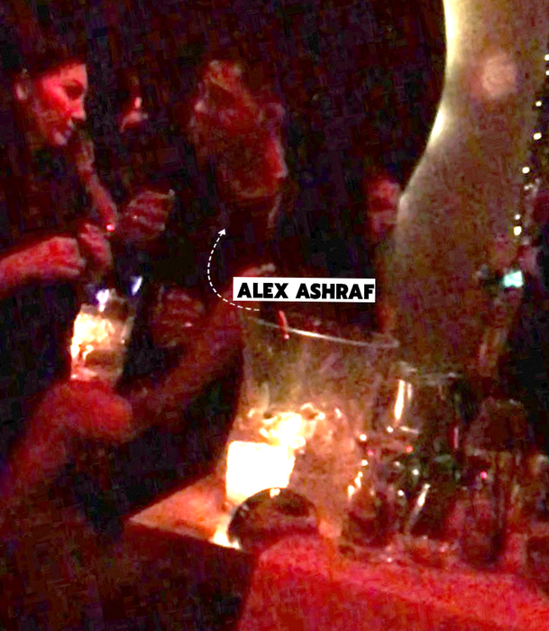Alex Ashraf a petrecut în compania intimă a unei sexy-domnișoare