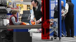 Miron Cozma, în acțiune! Nu l-ai mai văzut așa! ”Luceafărul huilei” a ras tot de pe rafturi, apoi agentul de pază i-a spus: STOP!