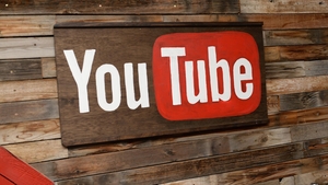 Se schimbă regulile Youtube pentru plata la vizualizare! Clipurile vor fi validate de un operator, pentru limitarea violenţei, sexului şi discriminării!